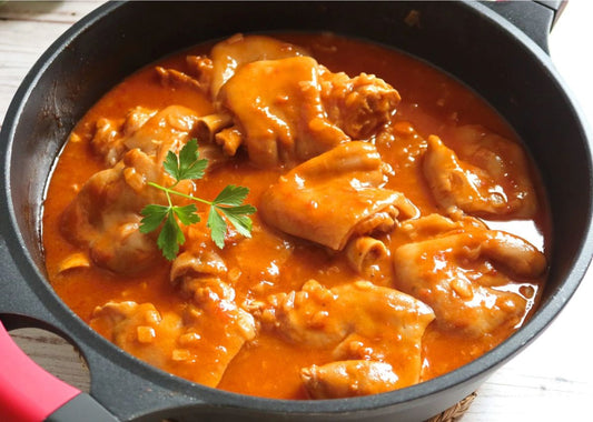 B.h) Pork feet/ Paticas de cerdo