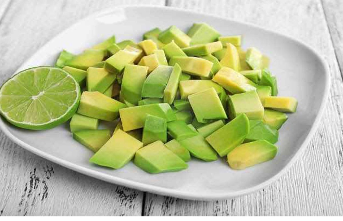I.e) Avocado sliced/ Aguacate picado