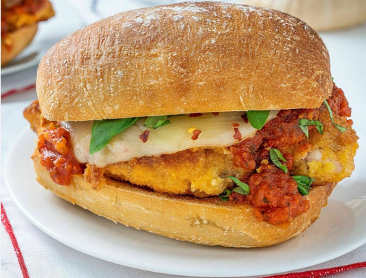 E.l) Chicken Parm Kaiser