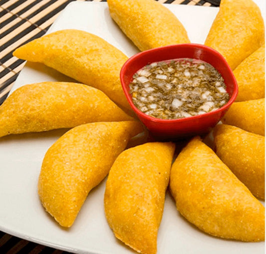 F.j)Colombian Cheese Empanada /Empanada colombiana queso x5